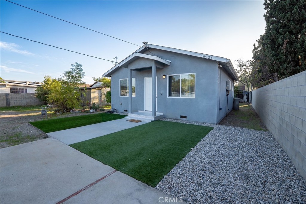 10219 Lev Avenue Arleta, CA 91331 - Photo 2 of 12 a view of outdoor space yard and garage