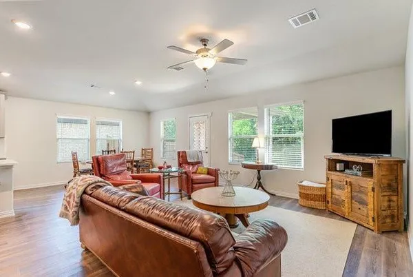 $2,195 | 5017 Bailey Way, Royse City, TX 75189