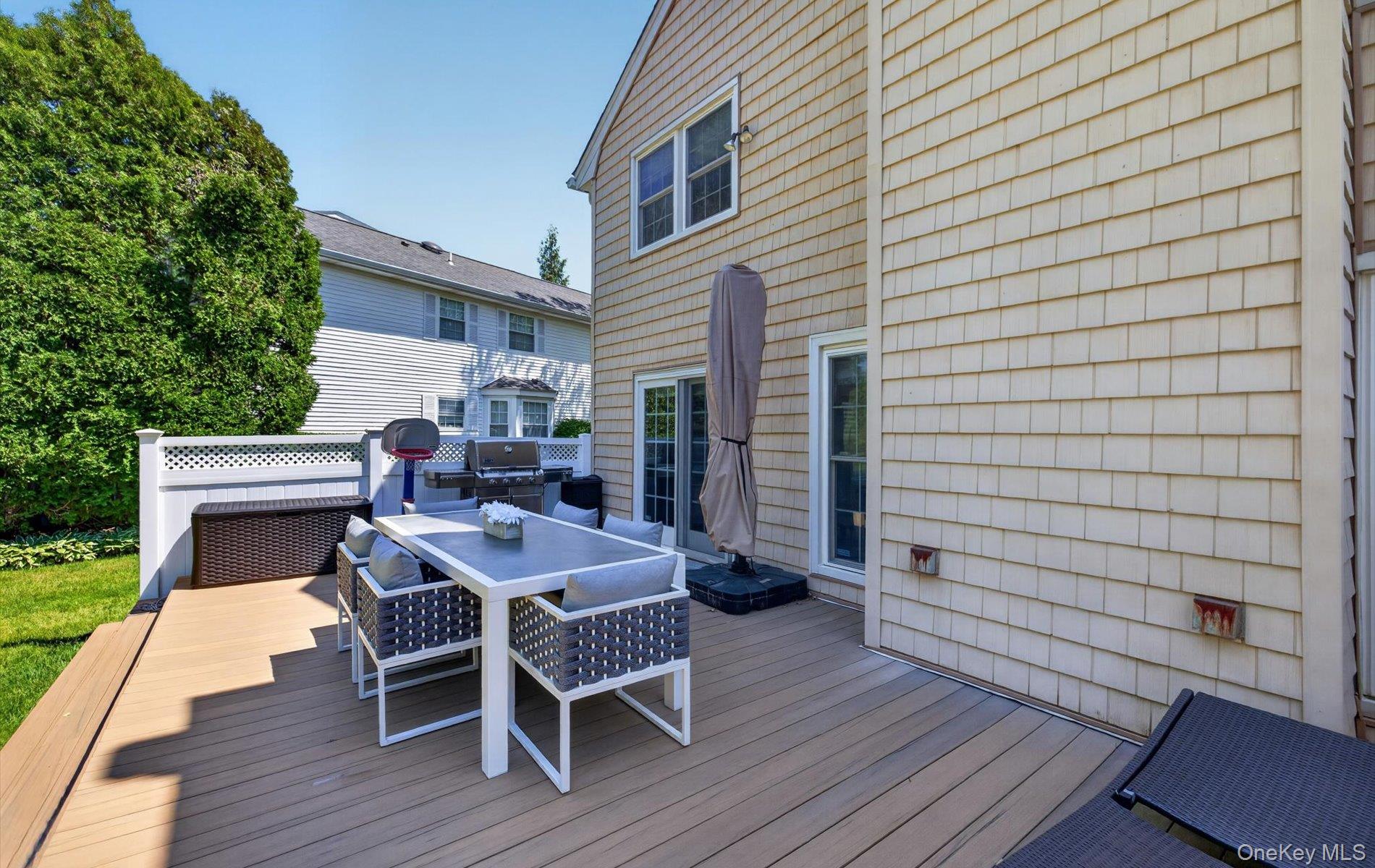 88 Hidden Ridge Drive Syosset, NY 11791 - Photo 32 of 37