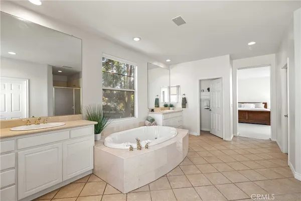 $1,599,000 | 27053 Island Road, Valencia, CA 91355