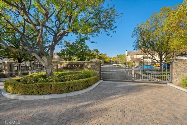 $1,599,000 | 27053 Island Road, Valencia, CA 91355