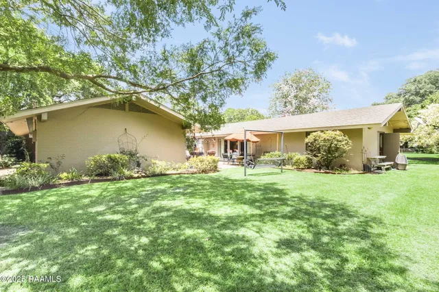 $245,000 | 504 Demoncherveaux Ville, Ville Platte, LA 70586