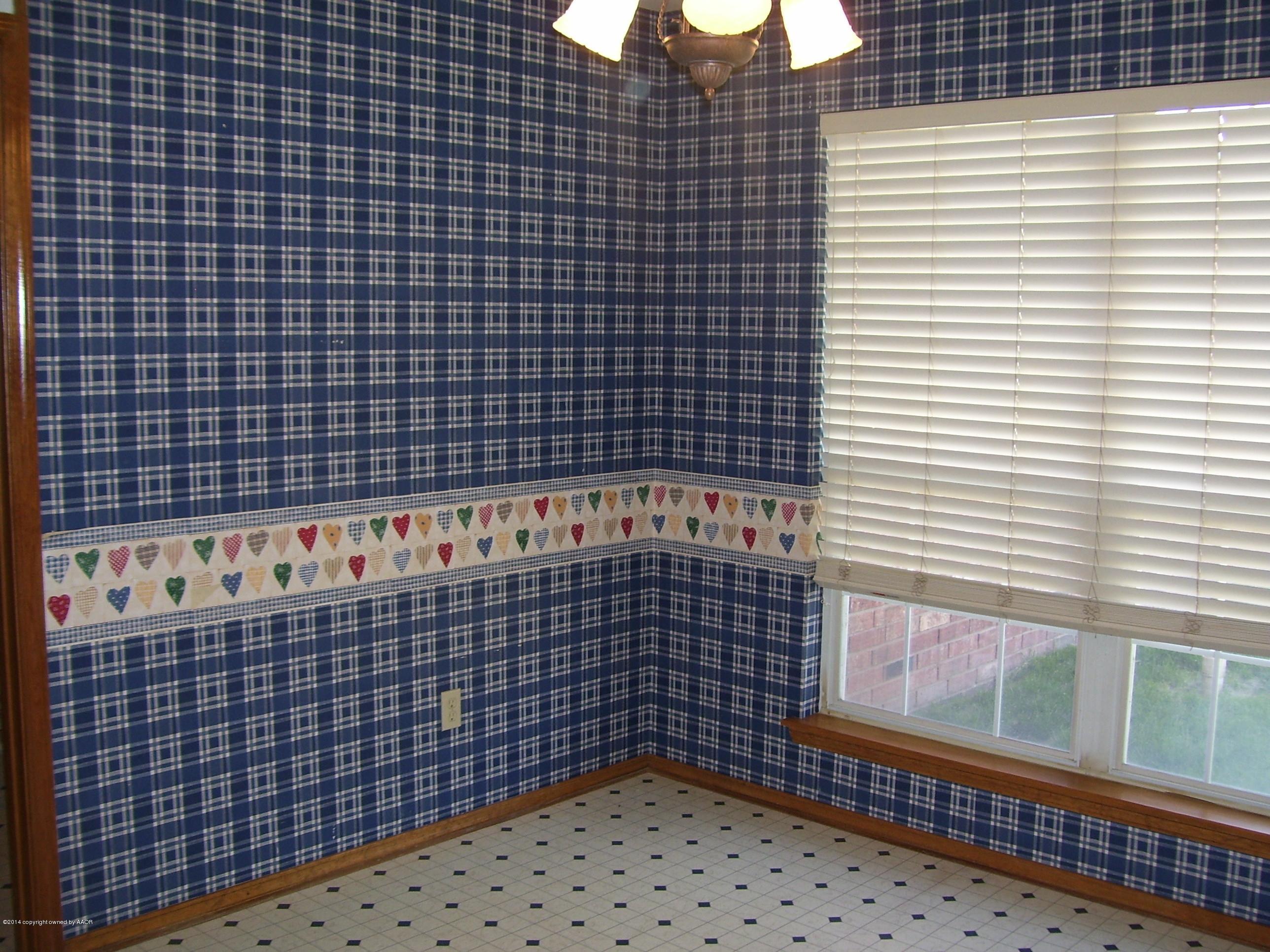 1164 Sterling Drive Amarillo, TX 79110 - Photo 7 of 24 a bathroom with a shower