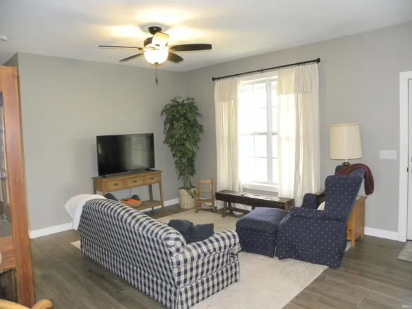 $489,900 | 3401 Mitten Road, Bowling Green, IN 47833