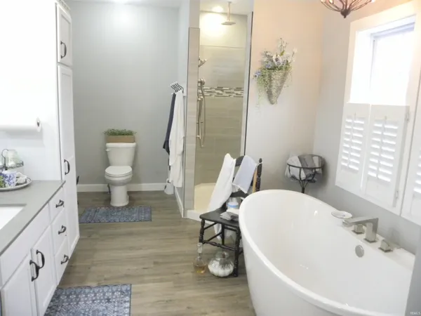 $489,900 | 3401 Mitten Road, Bowling Green, IN 47833