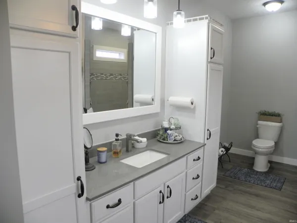 $489,900 | 3401 Mitten Road, Bowling Green, IN 47833