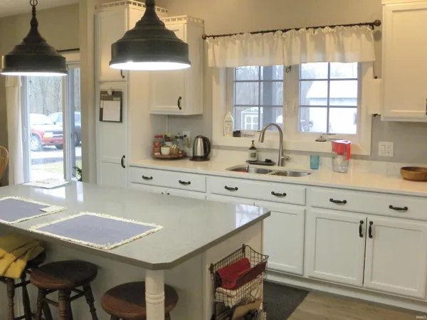 $489,900 | 3401 Mitten Road, Bowling Green, IN 47833