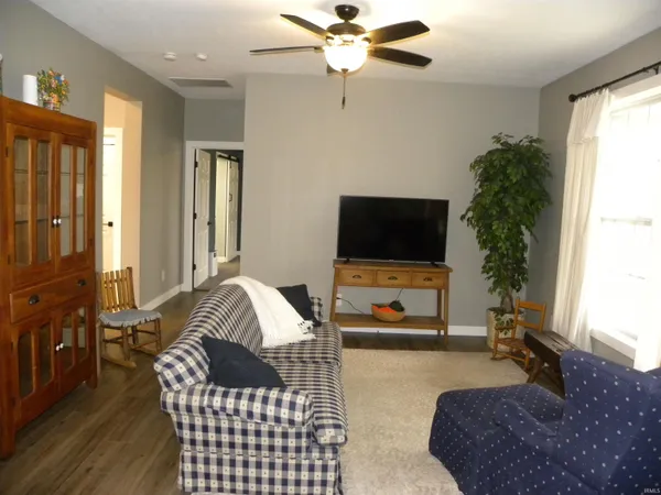 $489,900 | 3401 Mitten Road, Bowling Green, IN 47833