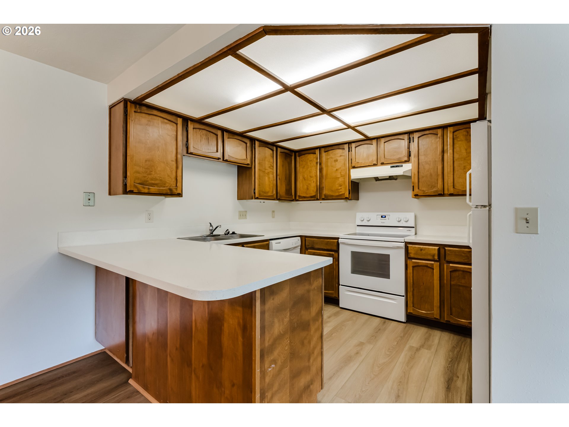 650 Harlow Road, Unit 256 Springfield, OR 97477 - Photo 8 of 32 Kitchen