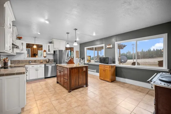 $585,000 | 11006 East Boundary Road, Elk, WA 99009