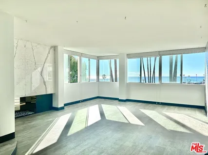 $7,500 | 17366 Sunset Boulevard, Unit 105, Pacific Palisades, CA 90272