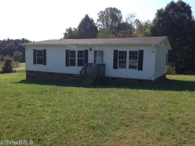 1090 Lemmons Road Walnut Cove, NC 27052 - Photo 1 of 2 Exterior Front.