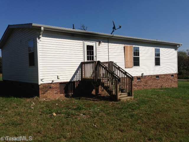 1090 Lemmons Road Walnut Cove, NC 27052 - Photo 2 of 2 Exterior Front.