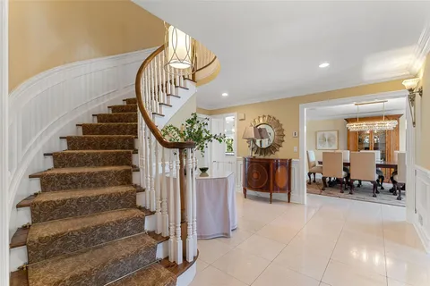 a view of entryway and hall
