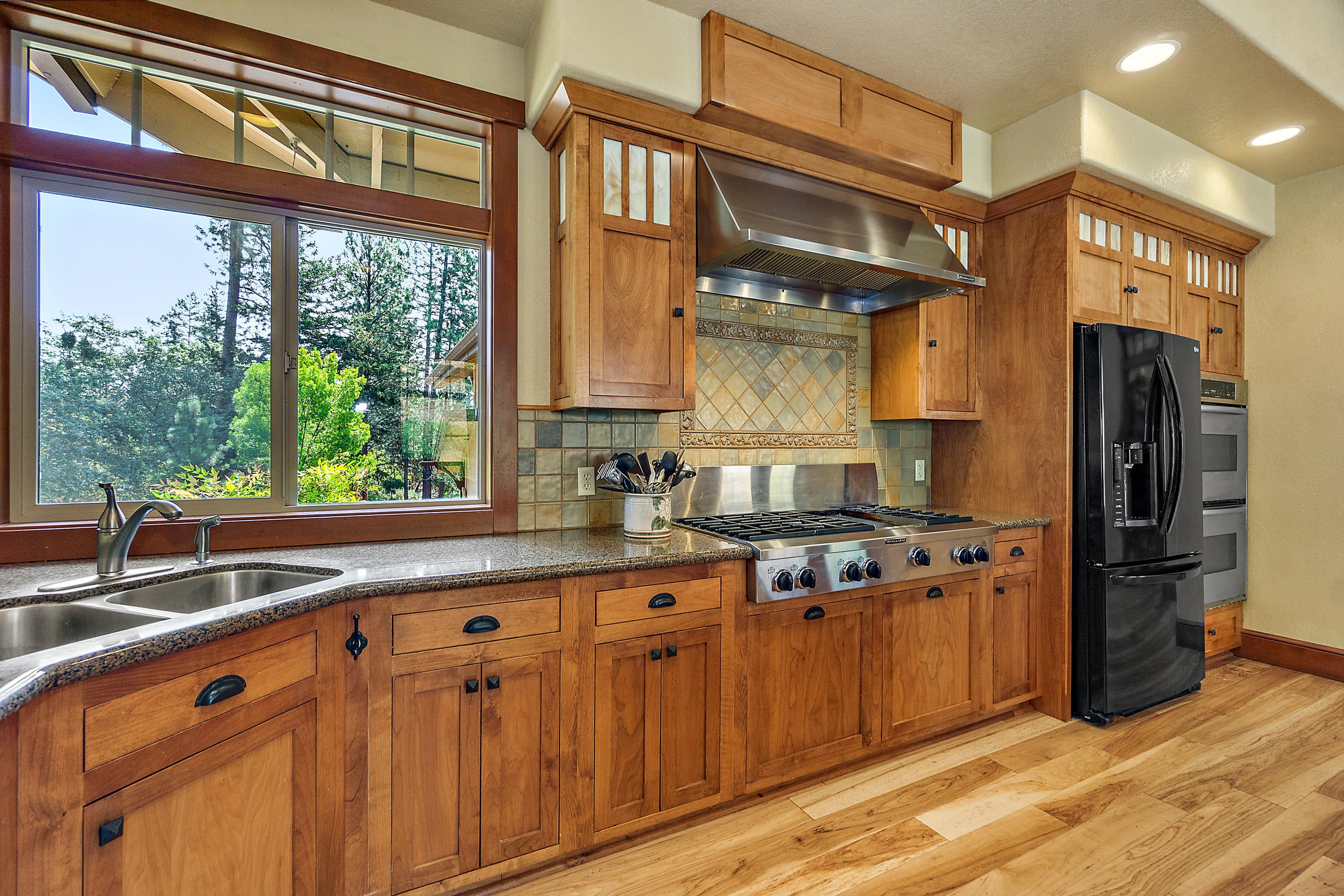 3207 Old Military Road Central Point, OR 97502 - Photo 11 of 52 11