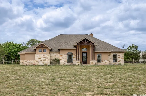 $620,000 | 112 South Abrego Crossing, Floresville, TX 78114