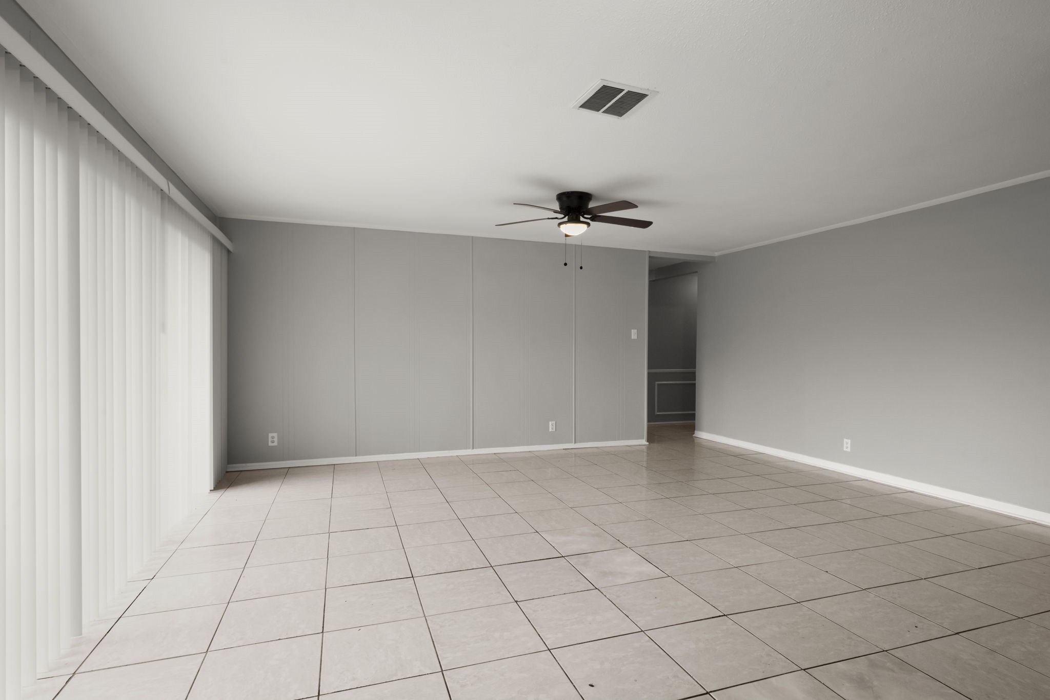 4426 Brookfield Drive Houston, TX 77045 - Photo 9 of 25