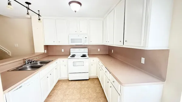 $165,000 | 175 Binnacle Court, Unit B, Willis, TX 77318