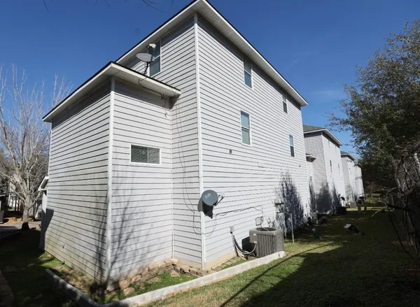 $165,000 | 175 Binnacle Court, Unit B, Willis, TX 77318