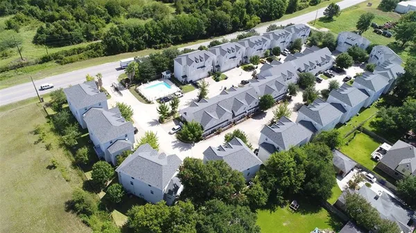 $165,000 | 175 Binnacle Court, Unit B, Willis, TX 77318