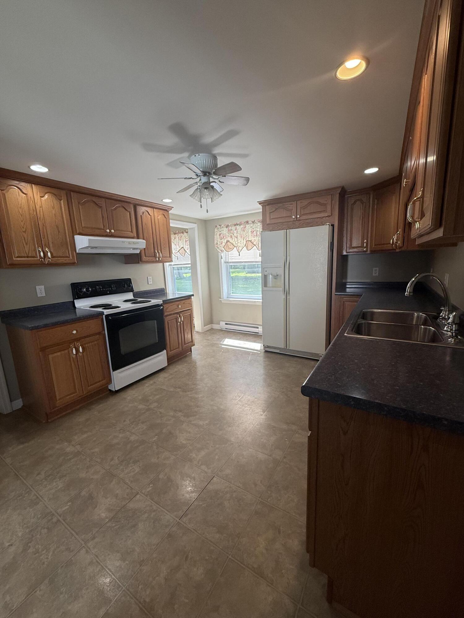 81 State Street Rouses Point, NY 12979 - Photo 3 of 26