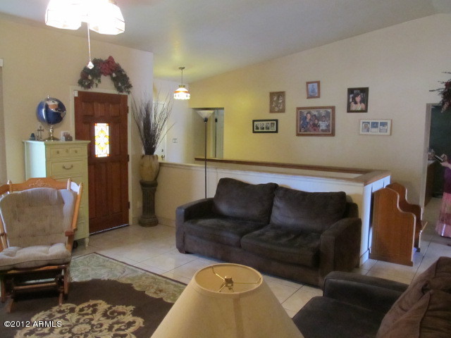 11616 South Rural Road Tempe, AZ 85284 - Photo 8 of 10 Living Room