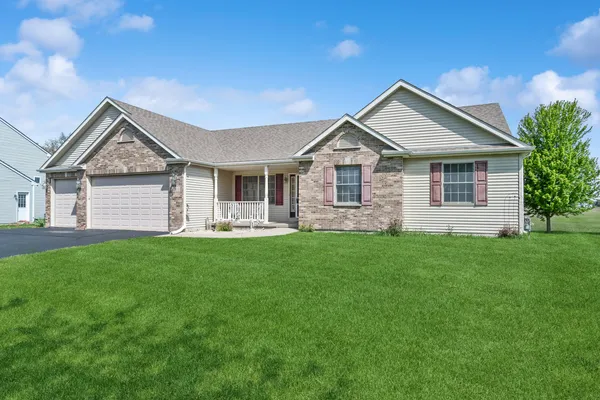 $379,900 | 1305 West Northwind Drive, Sandwich, IL 60548
