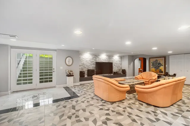 $879,000 | 3584 Tournament Drive, Elgin, IL 60124