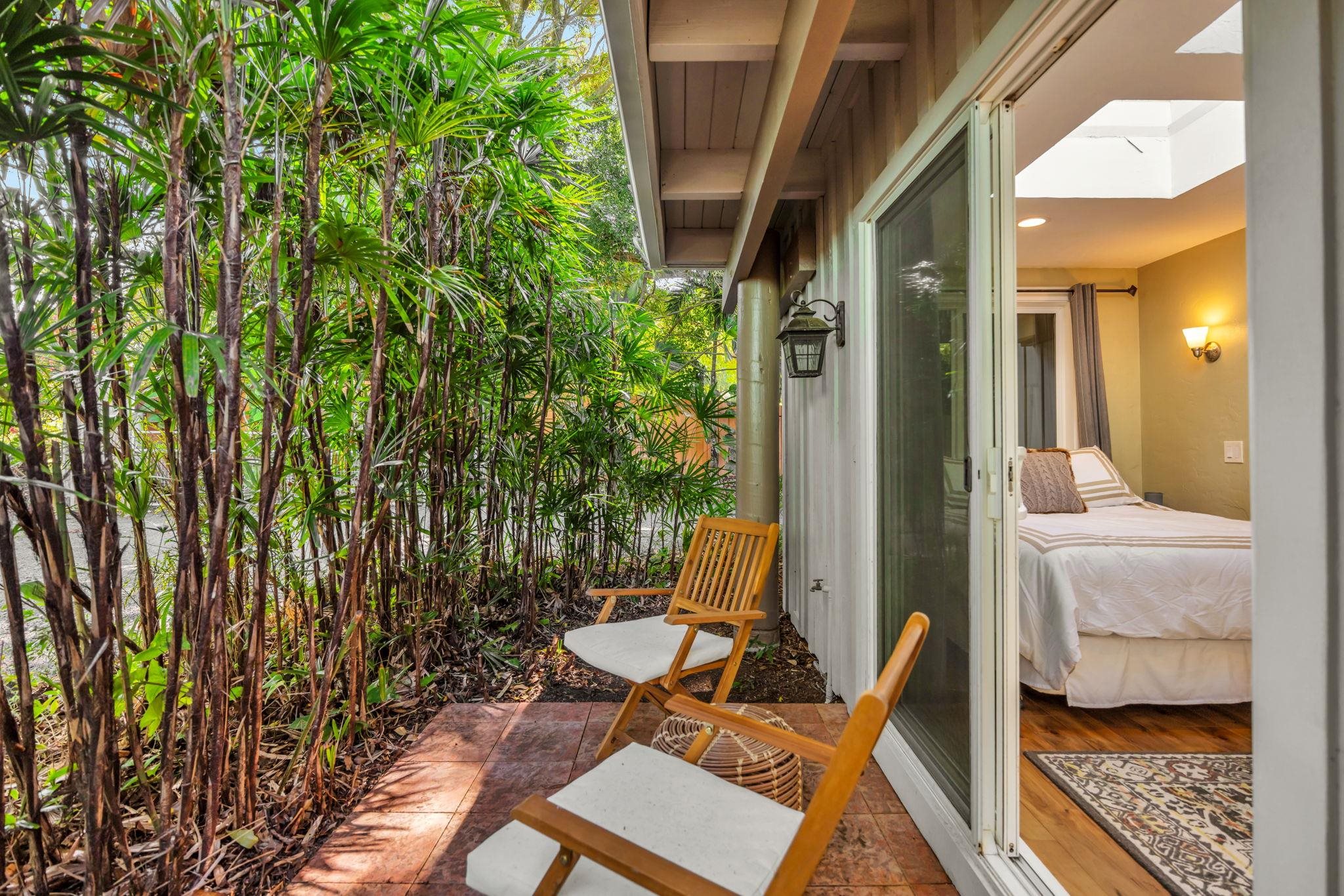 620 Awalau Road Haiku, HI 96708 - Photo 28 of 50 a view of balcony with two chairs and a table