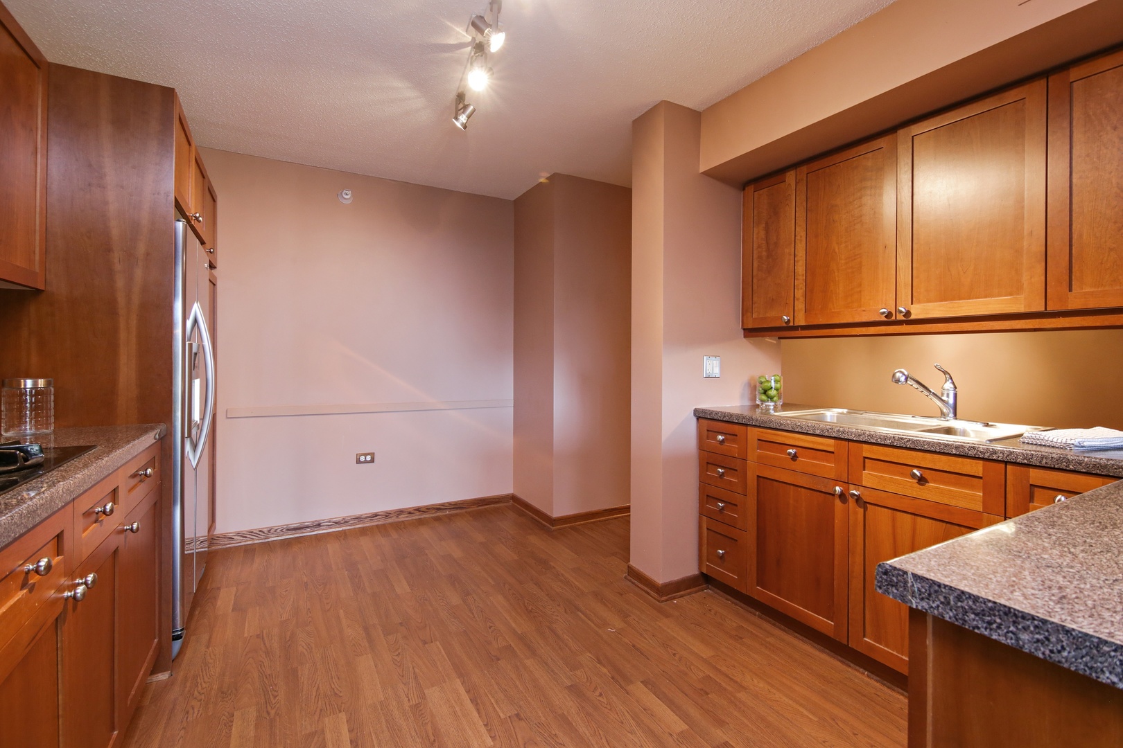 1720 Maple Avenue, Unit 950 Evanston, IL 60201 - Photo 8 of 25