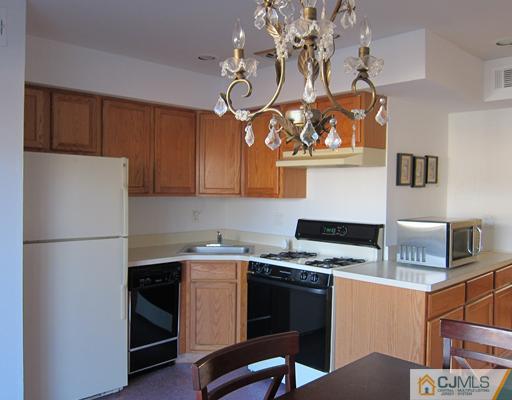 183 Evergreen Road, Unit 3A Edison, NJ 08837 - Photo 2 of 9 Gallery Image 2