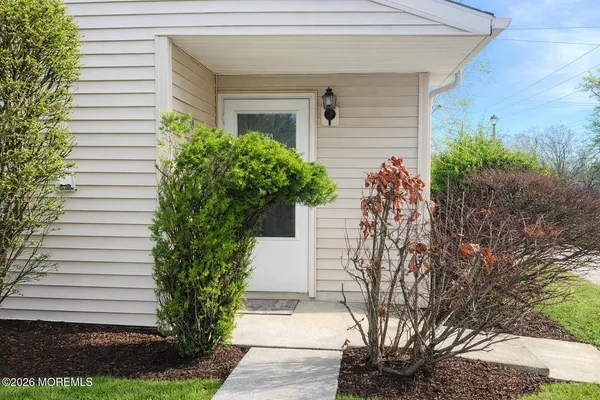 $1,800 | 16 Pin Oak Lane, Little Egg Harbor, NJ 08087