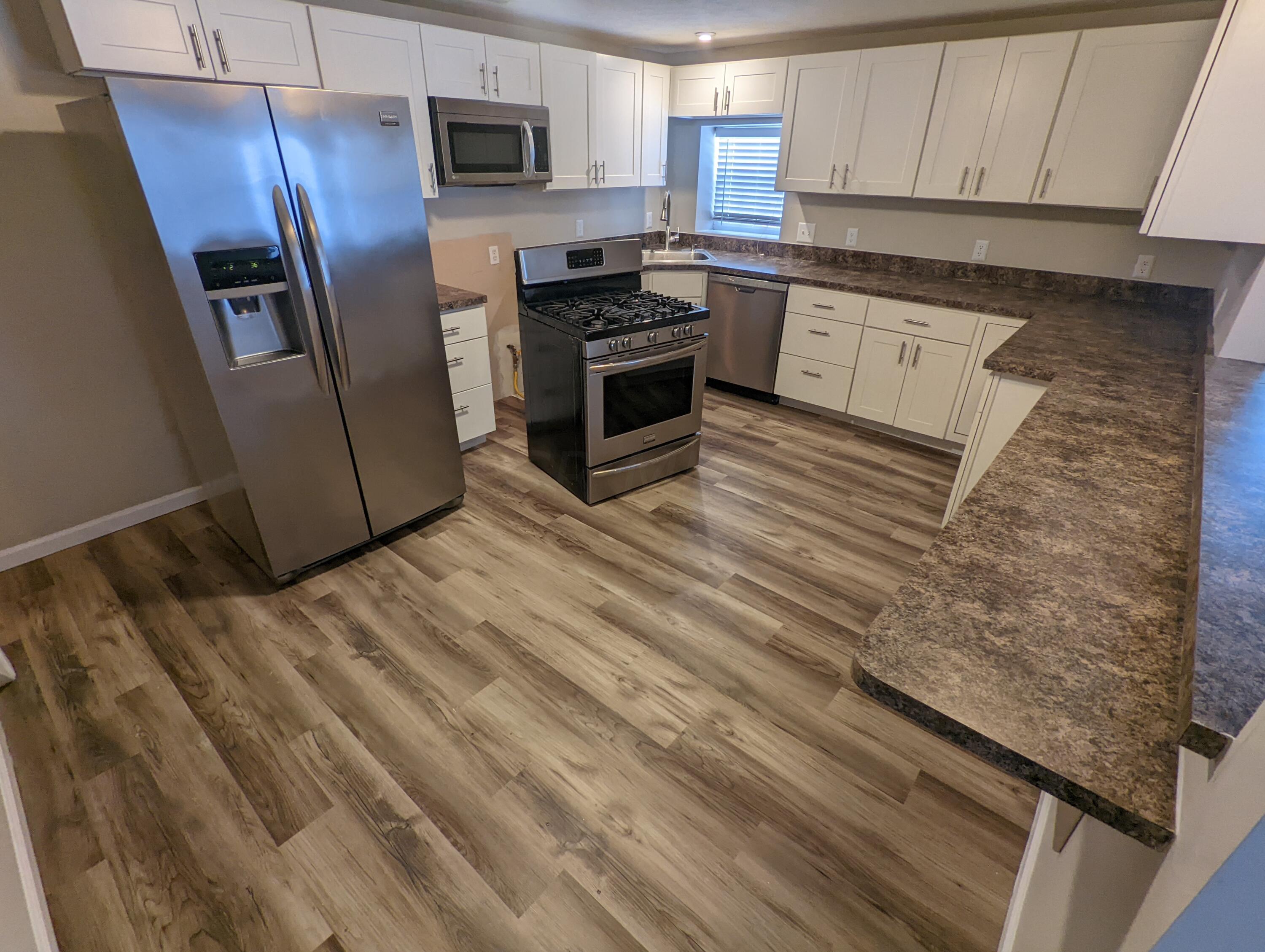 2556 Brooklyn Road Columbus, OH 43231 - Photo 5 of 17 8