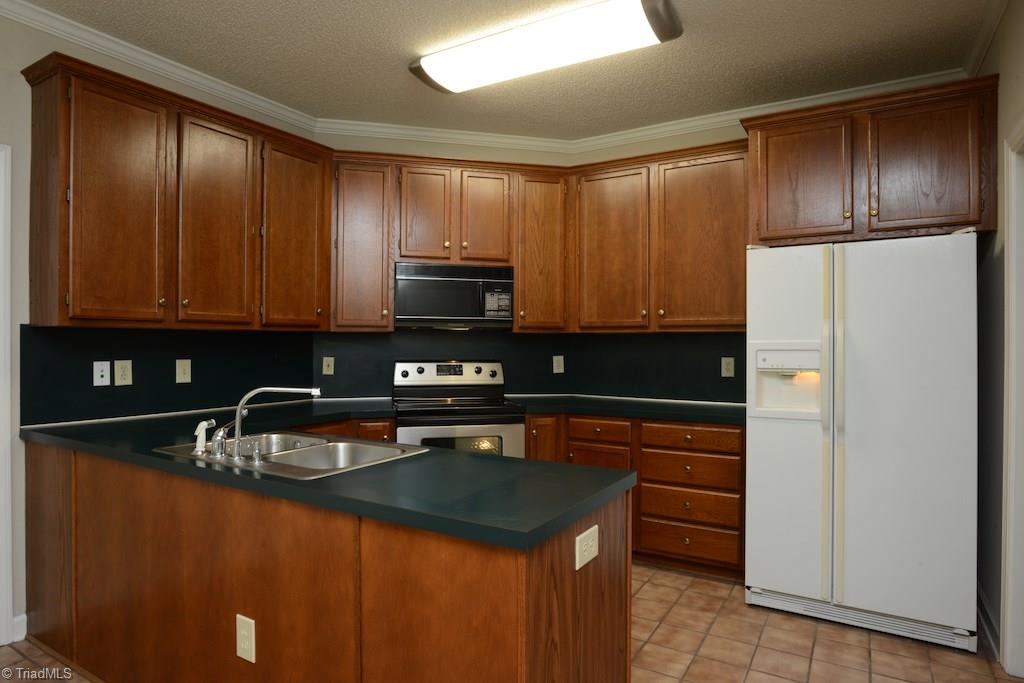 918 Flicker Lane High Point, NC 27262 - Photo 11 of 27 Gallery Image 11