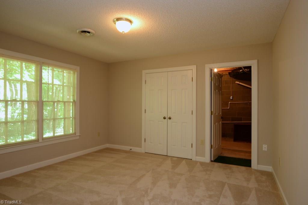 918 Flicker Lane High Point, NC 27262 - Photo 20 of 27 Gallery Image 20