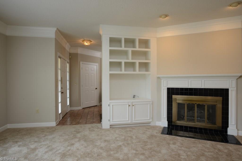 918 Flicker Lane High Point, NC 27262 - Photo 4 of 27 Fresh Paint and carpet make this move in ready!