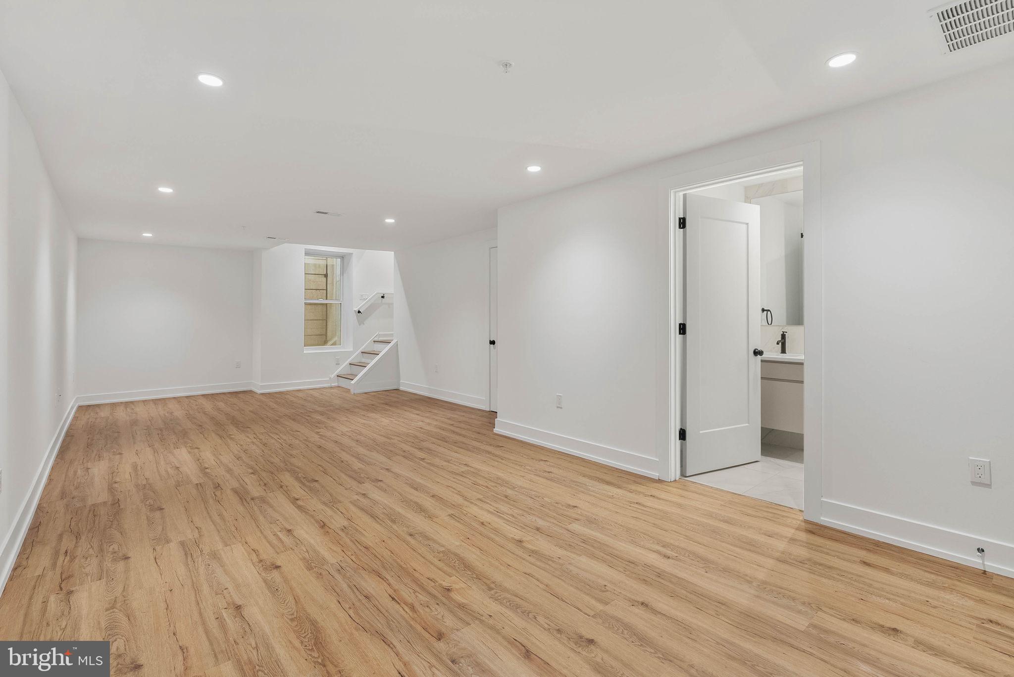 660 Fairmount Avenue Philadelphia, PA 19123 - Photo 33 of 40