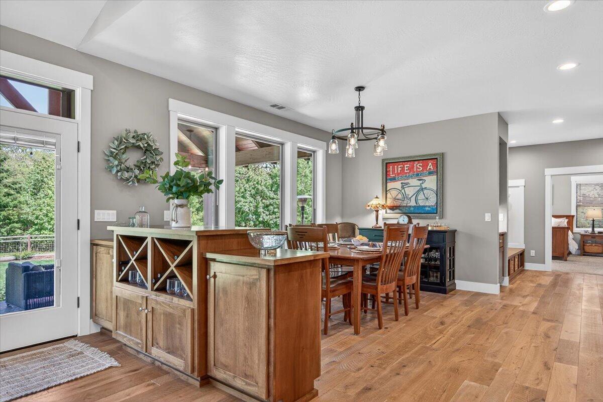 469 Wards Creek Road Rogue River, OR 97537 - Photo 14 of 84 Dining
