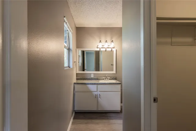 $1,950 | 207 North Cougar Avenue, Cedar Park, TX 78613