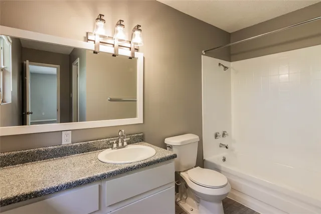 $1,950 | 207 North Cougar Avenue, Cedar Park, TX 78613