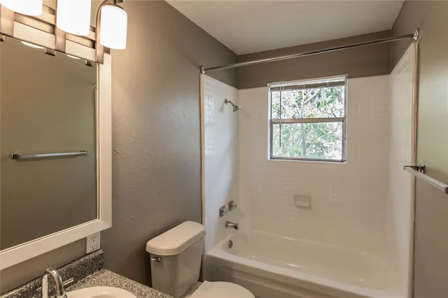 $1,950 | 207 North Cougar Avenue, Cedar Park, TX 78613