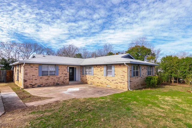 $1,950 | 207 North Cougar Avenue, Cedar Park, TX 78613