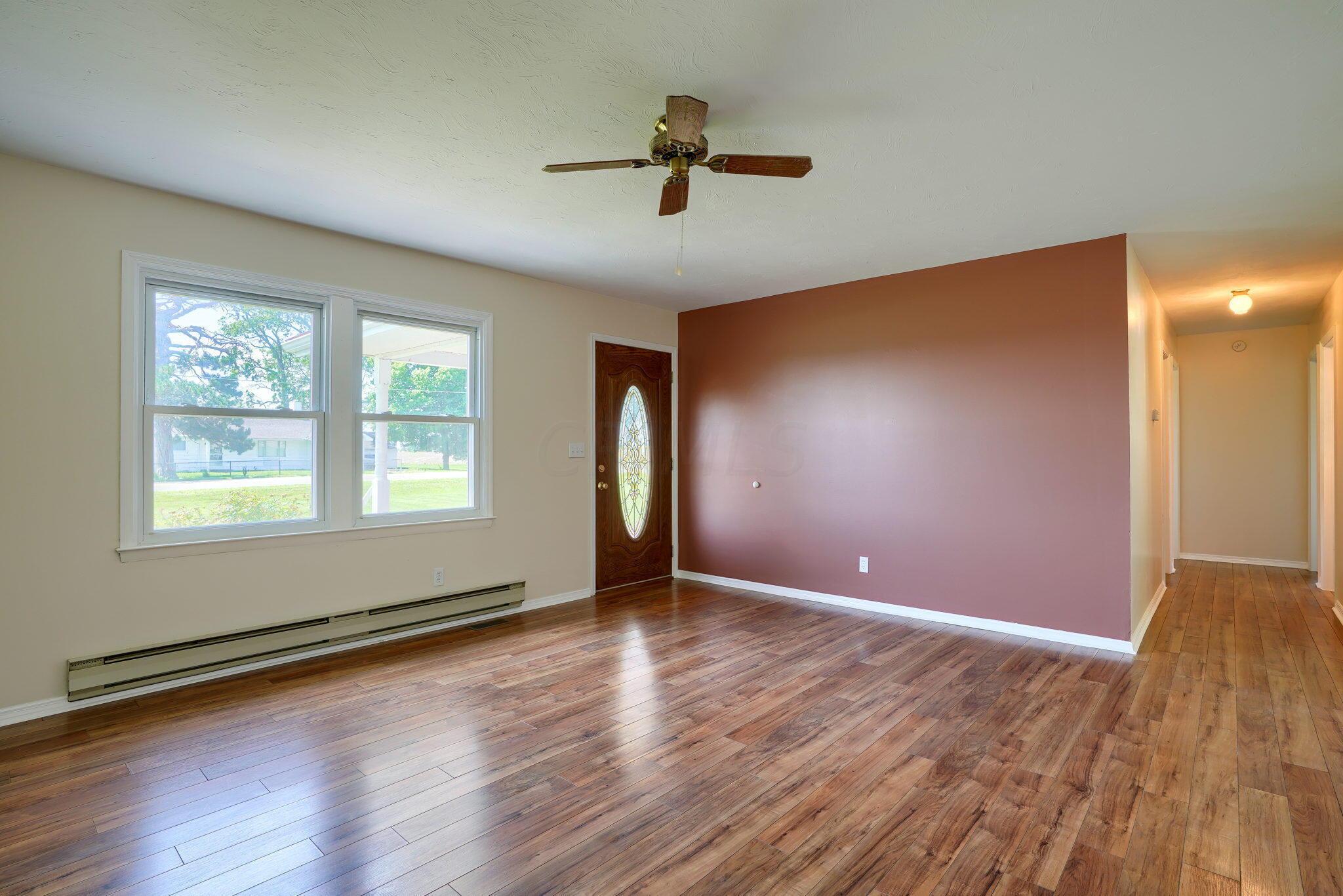 4903 Washington Waterloo Road Northeast Washington Court House, OH 43160 - Photo 12 of 38 Living Room