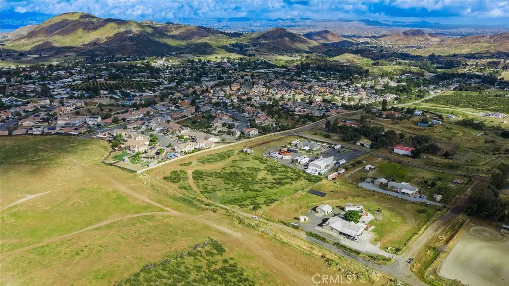 1 Sunset Wildomar, CA 92595 - Photo 21 of 44 a view of a city