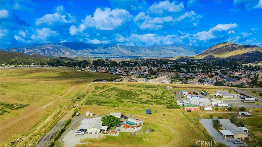 1 Sunset Wildomar, CA 92595 - Photo 22 of 44 a view of an swimming pool and an outdoor seating