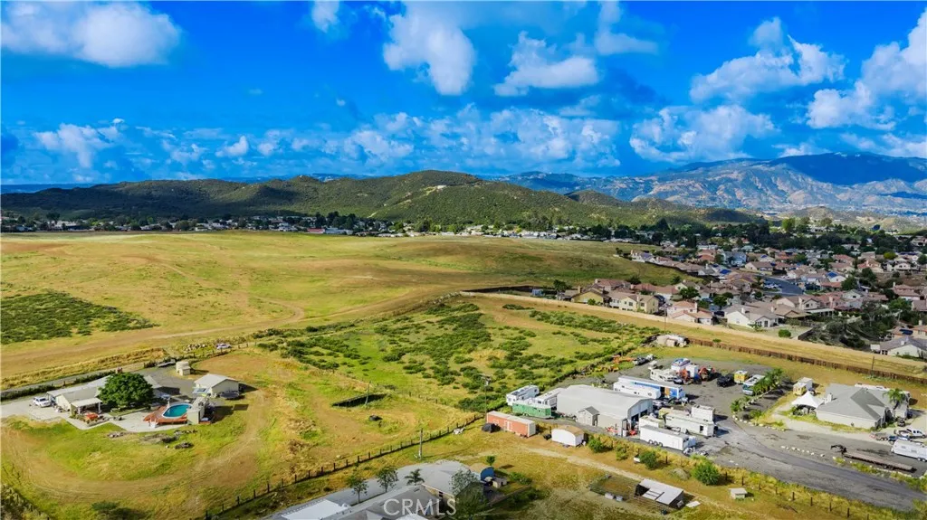 1 Sunset Wildomar, CA 92595 - Photo 23 of 44 a view of a sky from a lake