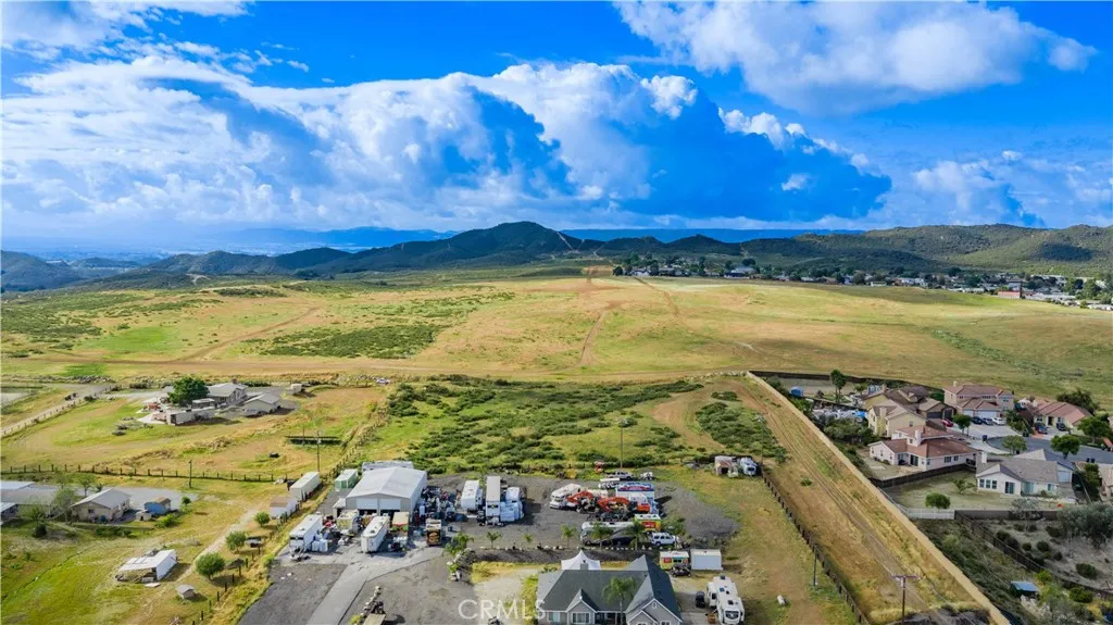 1 Sunset Wildomar, CA 92595 - Photo 24 of 44 a view of a city with an ocean