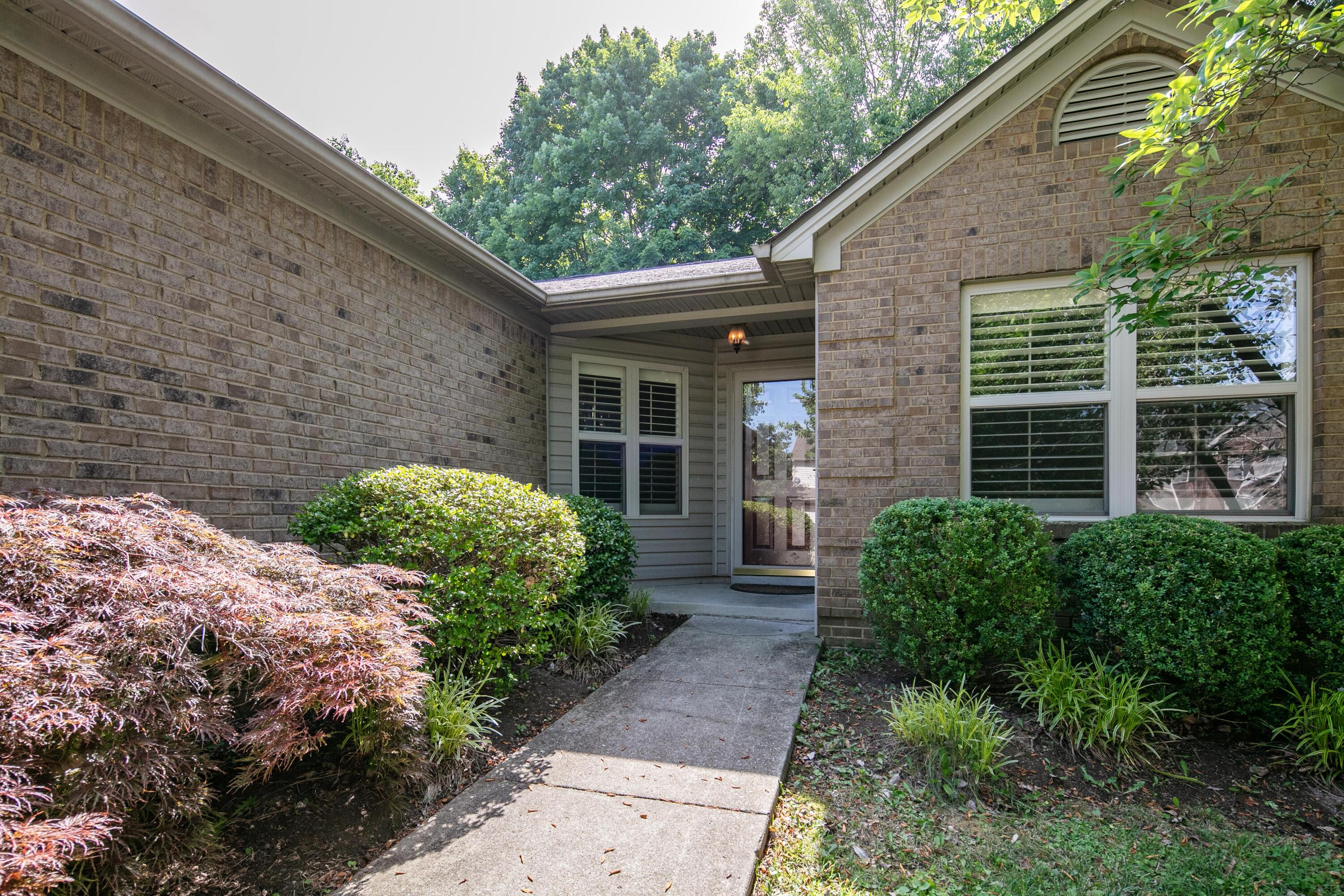 2116 Allegheny Way Lexington, KY 40513 - Photo 2 of 23 2116 Allegheny (19 of 24)