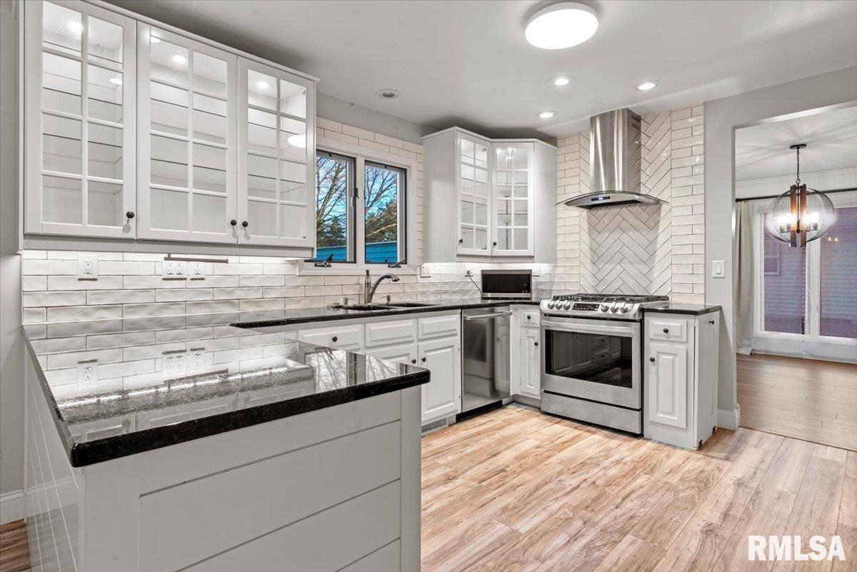 1710 Devonwood Springfield, IL 62704 - Photo 11 of 38