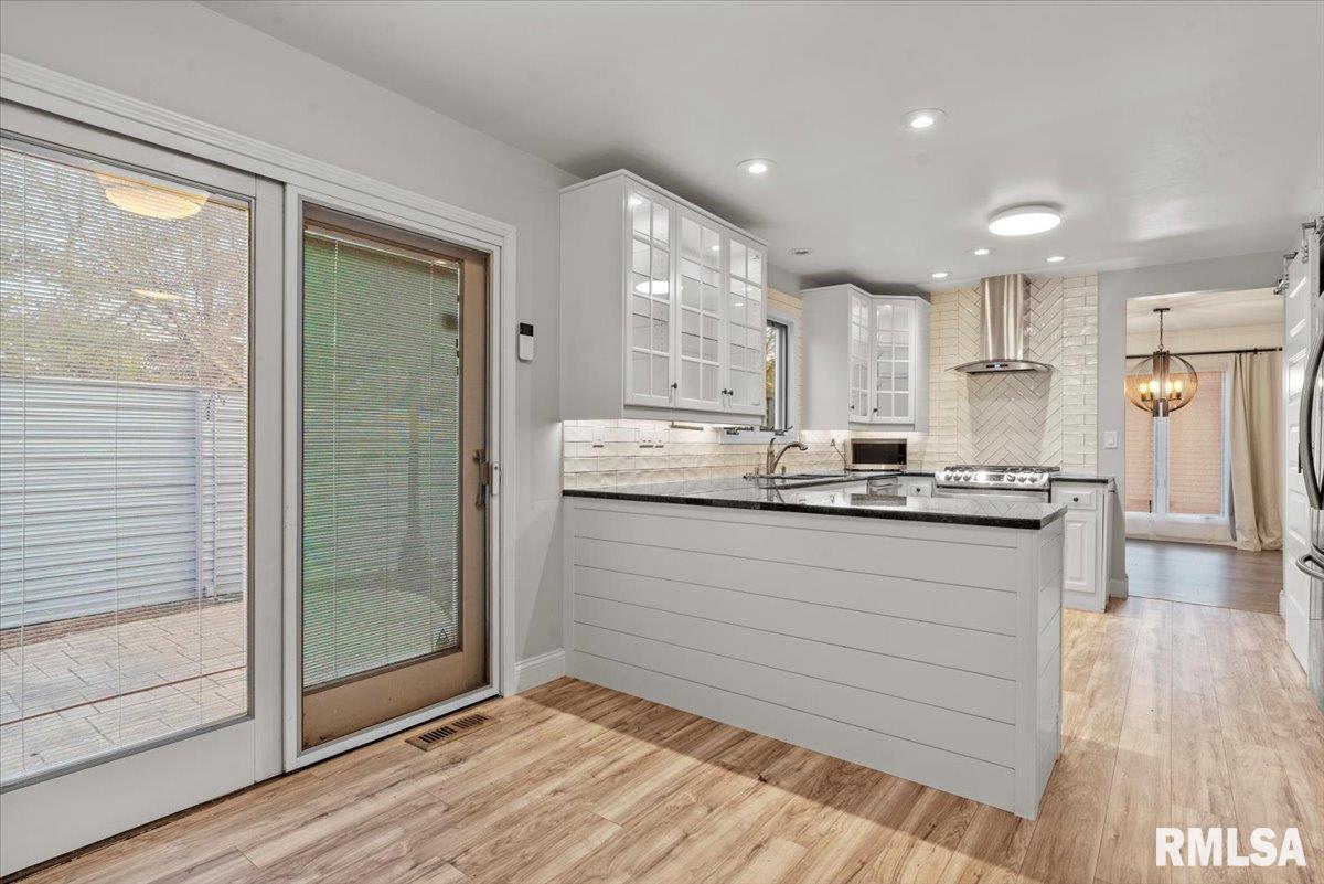 1710 Devonwood Springfield, IL 62704 - Photo 13 of 38